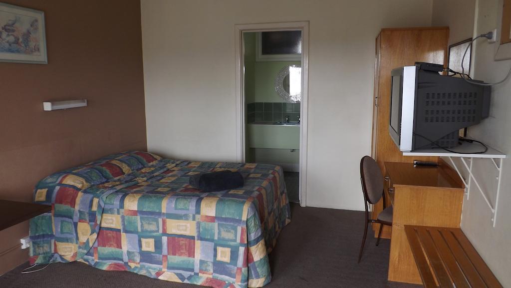 Collie Motel Room photo